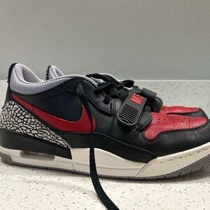 Jordan Legacy 312 Low EUC size 12